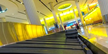 Мужчина пытался перевезти вещи, пропитанные наркотиками