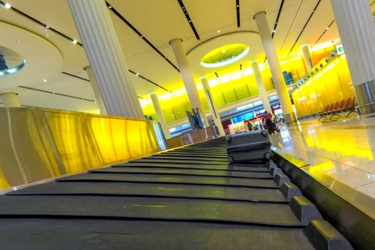 Мужчина пытался перевезти вещи, пропитанные наркотиками