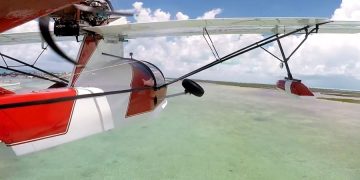 13-летний юноша пытался украсть 2 самолета