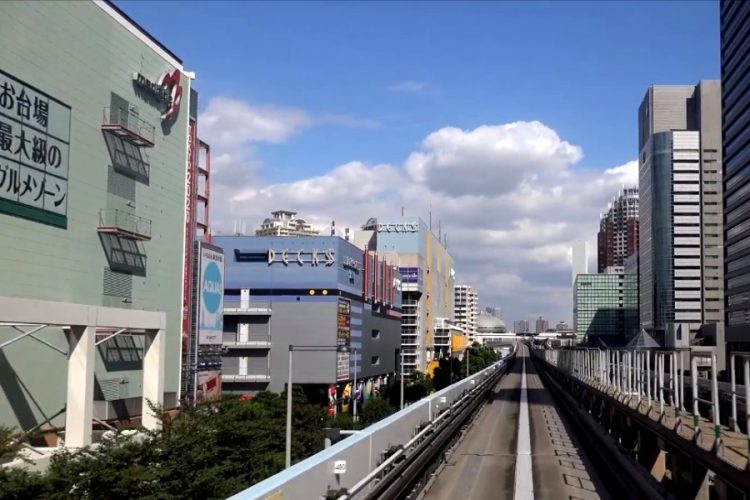 елезнодорожные компании в Токио обещают справиться с жарой и запахами в поездах