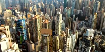 В Гонконге применили слезоточивый газ против бастующего народа