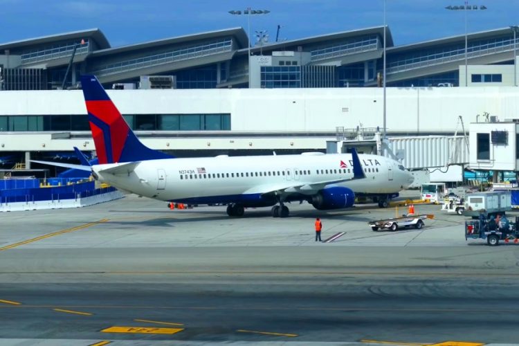 Пилота авиакомпании Delta сняли с рейса из-за пьянства