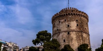 Была ли драка между персоналом и туристами в аэропорту города Салоники?