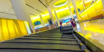 Пассажир пытался в багаже провезти ракетную пусковую установку