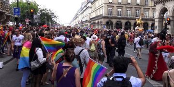 Авиакомпания KLM обвиняется в гомофобии