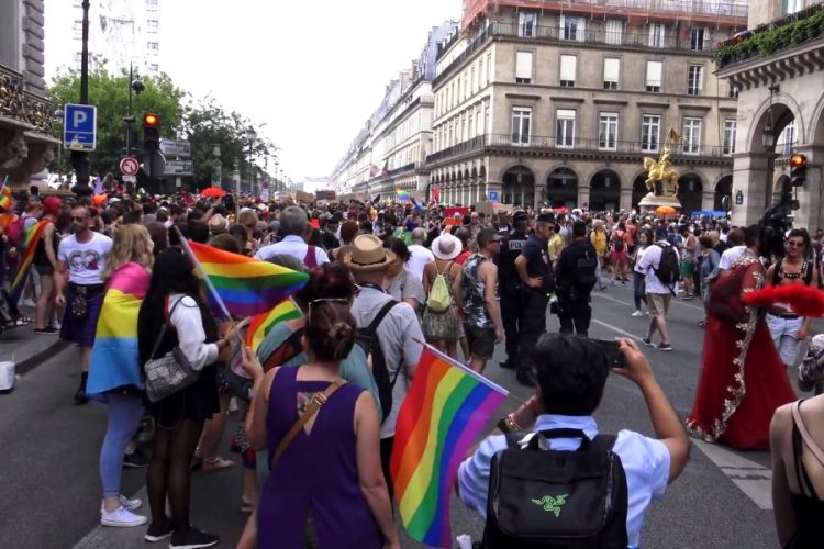 Авиакомпания KLM обвиняется в гомофобии