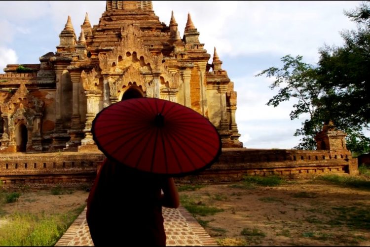 Храмы Багана (Мьянма) запрещают туристам взбираться на постройки