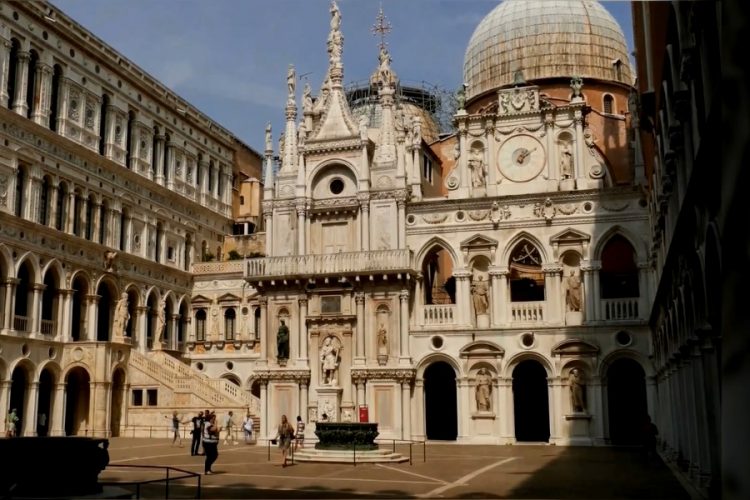 Введение туристического налога в Венеции перенесли