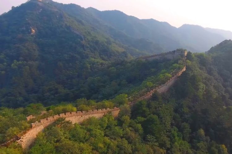 Реконструкция Великой китайской стены проходит халатно