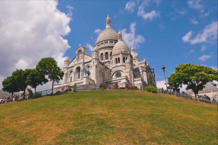 Власти Парижа сообщили о чрезвычайной ситуации