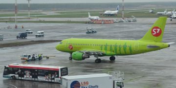 Россияне бронируют на 45% больше билетов без багажа