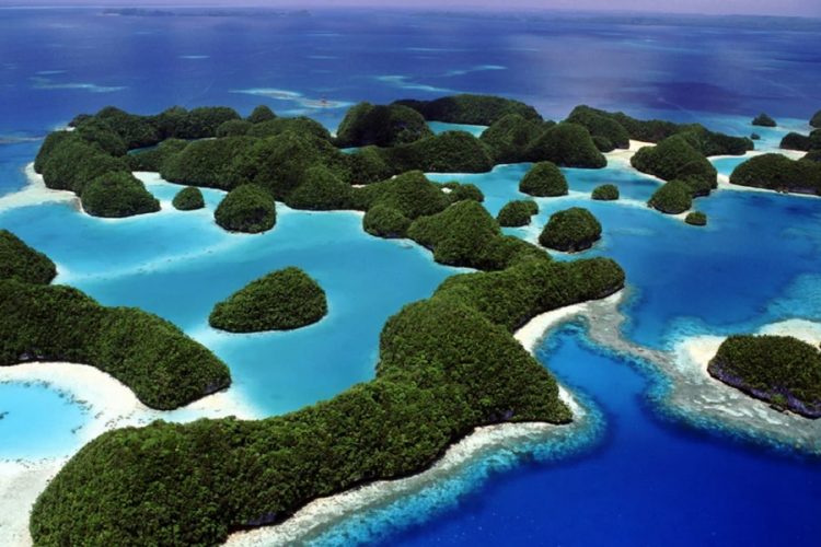 новость 03-08-2019 На Галапагосских островах загорелся круизный лайнер