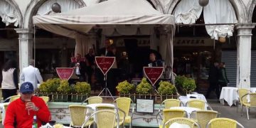 новость 07-08-2019 Венецианское кафе Лавена на площади Сан-Марко завышает цены