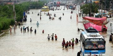 новость 01-08-2019 Муссонные дожди обрушились на портовый город Карачи