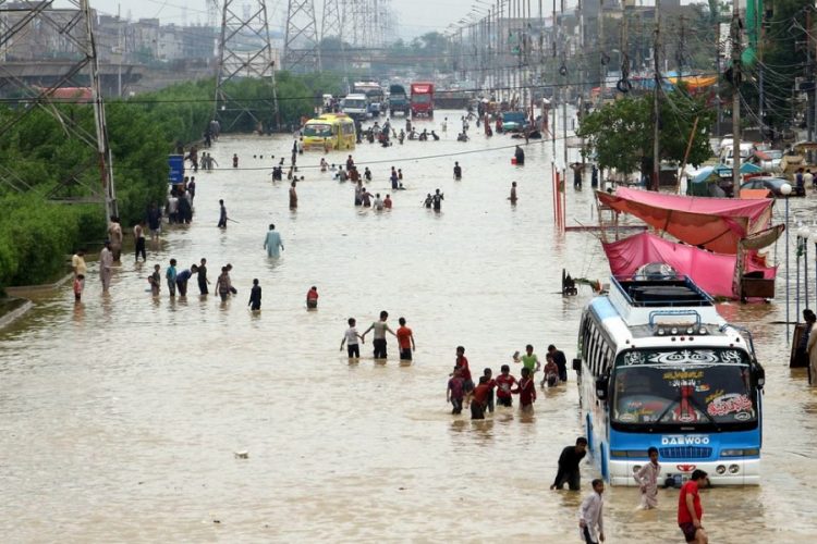 новость 01-08-2019 Муссонные дожди обрушились на портовый город Карачи