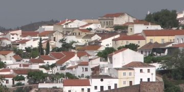 новость 03-08-2019 Рост туризма в Португалии резко замедлился