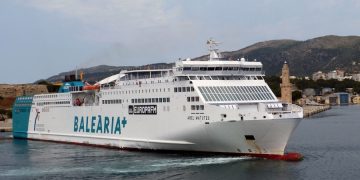 новость 19-08-2019 Паром из Испании с 393 пассажирами сел на мель у берегов Ибицы