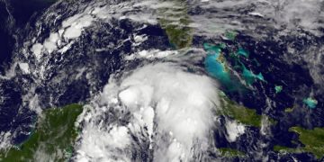 новость 03-08-2019 Тропический шторм Эрик достиг Гавайских островов