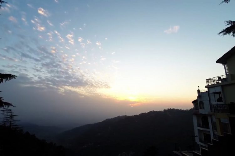 новость 06-08-2019 Планы поездок туристов в Кашмир оборвали беспорядки