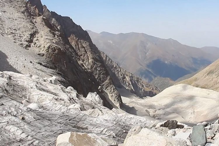 новость 01-08-2019 Изменение климата положит начало ледниковому туризму