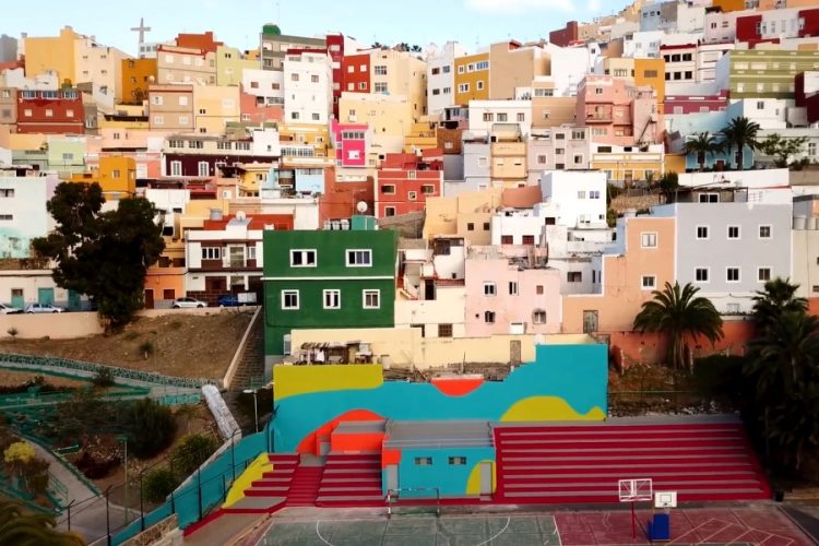 Из-за пожара эвакуировали туристов на острове Гран-Канария