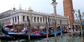 Со следующего месяца круизные лайнеры не смогут заходить в Венецию