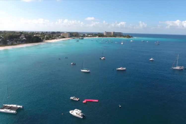 На острове Барбадос расследуют трагическую смерть матери 3 детей