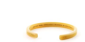 Пассажирка заплатит штраф 9 800 долларов за браслет из слоновой кости