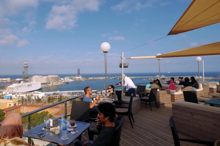 Туристов просят молчать о том, что происходит в Барселоне