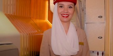 Авиакомпания Эмирейтс предложит пассажирам блюда на банановых листах