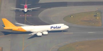 Демонстранты добрались до аэропорта Гонконга