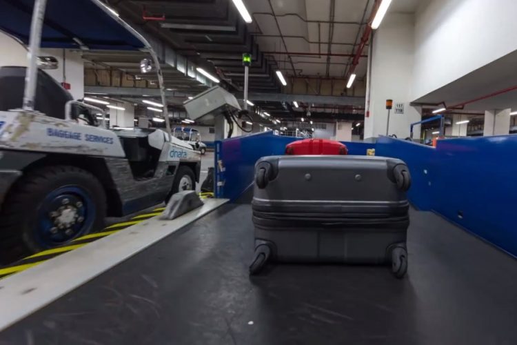 Бортпроводник получил срок за контрабанду наркотиков