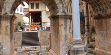 Провинция Анталья приняла более 10 миллионов иностранных гостей