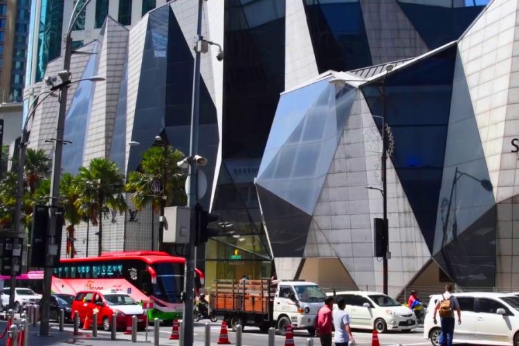 Малайзия решила ввести туристический сбор с пассажиров