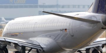 Туристам выплатили всего 3000 рублей за 17 часов ожидания в аэропорту