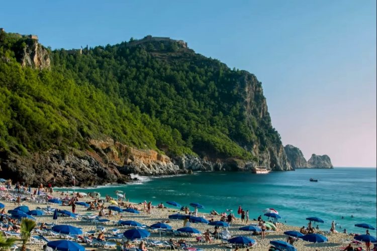 Турецкие ремесленники хотят выгнать туристов из отелей