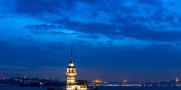Общественный транспорт в Стамбуле начнет работать круглосуточно