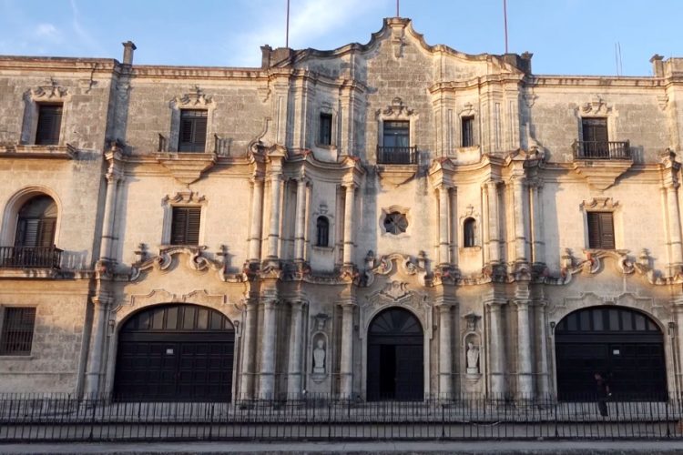 Американцы ищут варианты путешествий на Кубу