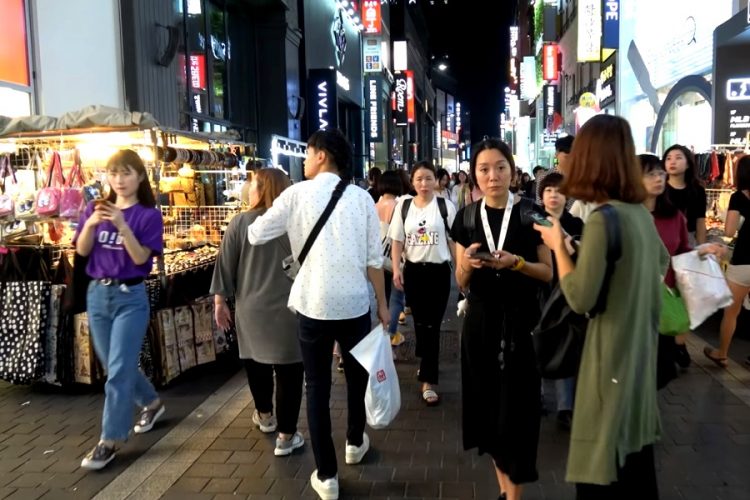 Корейцы массово отказываются от поездок в Японию