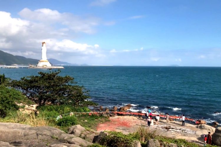 Туроператоры сформировали зимние туры на остров Хайнань