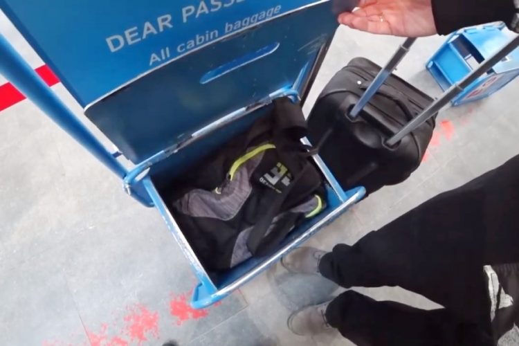 Победа втянута в конфликт с регулятором из-за пенсионерки