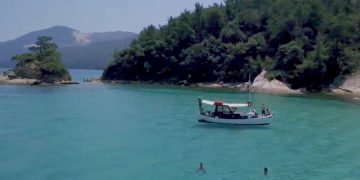 Греция в огне: пожары бушуют уже на острове Самос