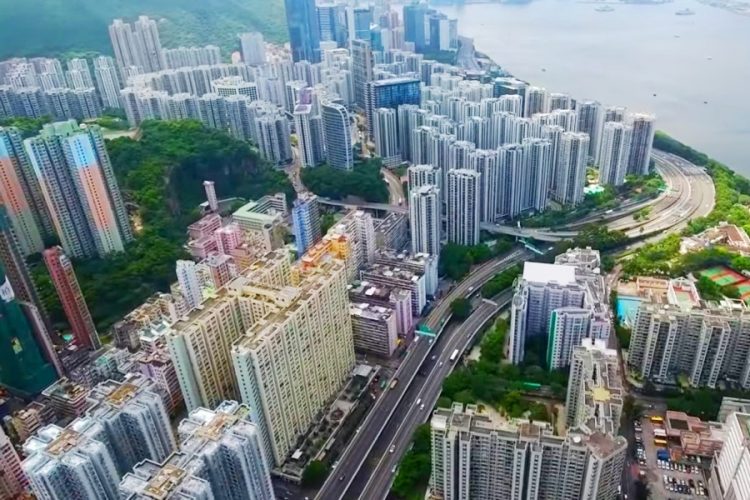 Все больше государств обновляют рекомендации по поводу поездок в Гонконг