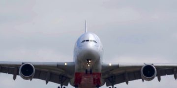 Из-за сбоя внутри системы отменили больше 200 рейсов British Airways