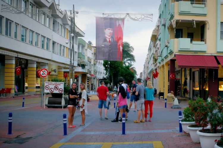 Россияне на турецких курортах тратят меньше всех