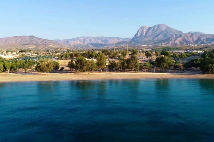 В Испании ограбили афганского посла