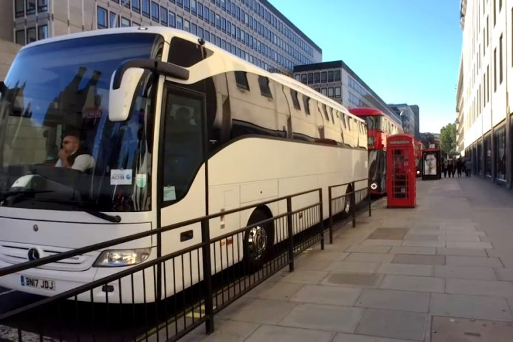 Станции Clapham Junction и London Victoria заблокировал пожар