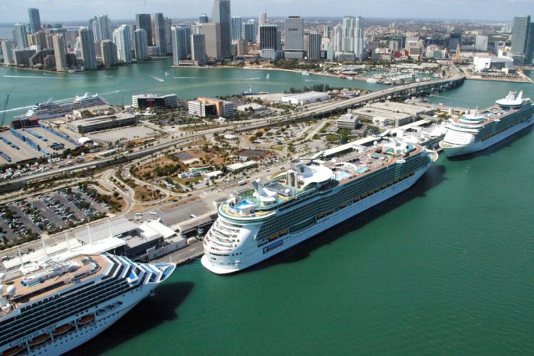 новость 24-09-2019 Cruise Line задержали в морском порту Майами почти на два часа
