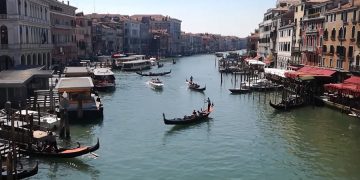 новость 19-09-2019 Три человека погибли в Венеции в попытке установить рекорд