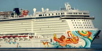 новость 26-09-2019 Norwegian-Cruise-Line к 2020 году избавятся от пластиковых бутылок